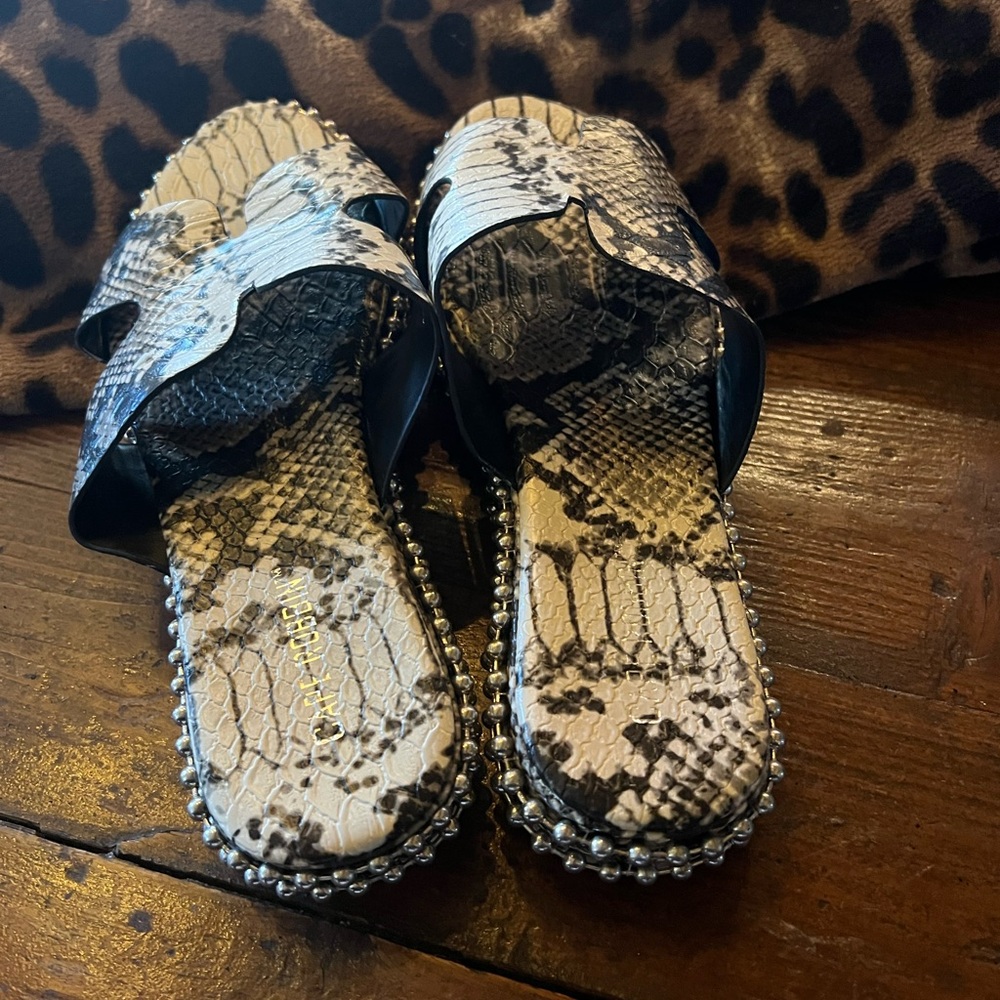 Snakeskin Patterned Women's Sandals - Picture 3 of 6